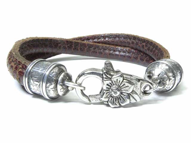 Leather bracelet with sviwel endcaps